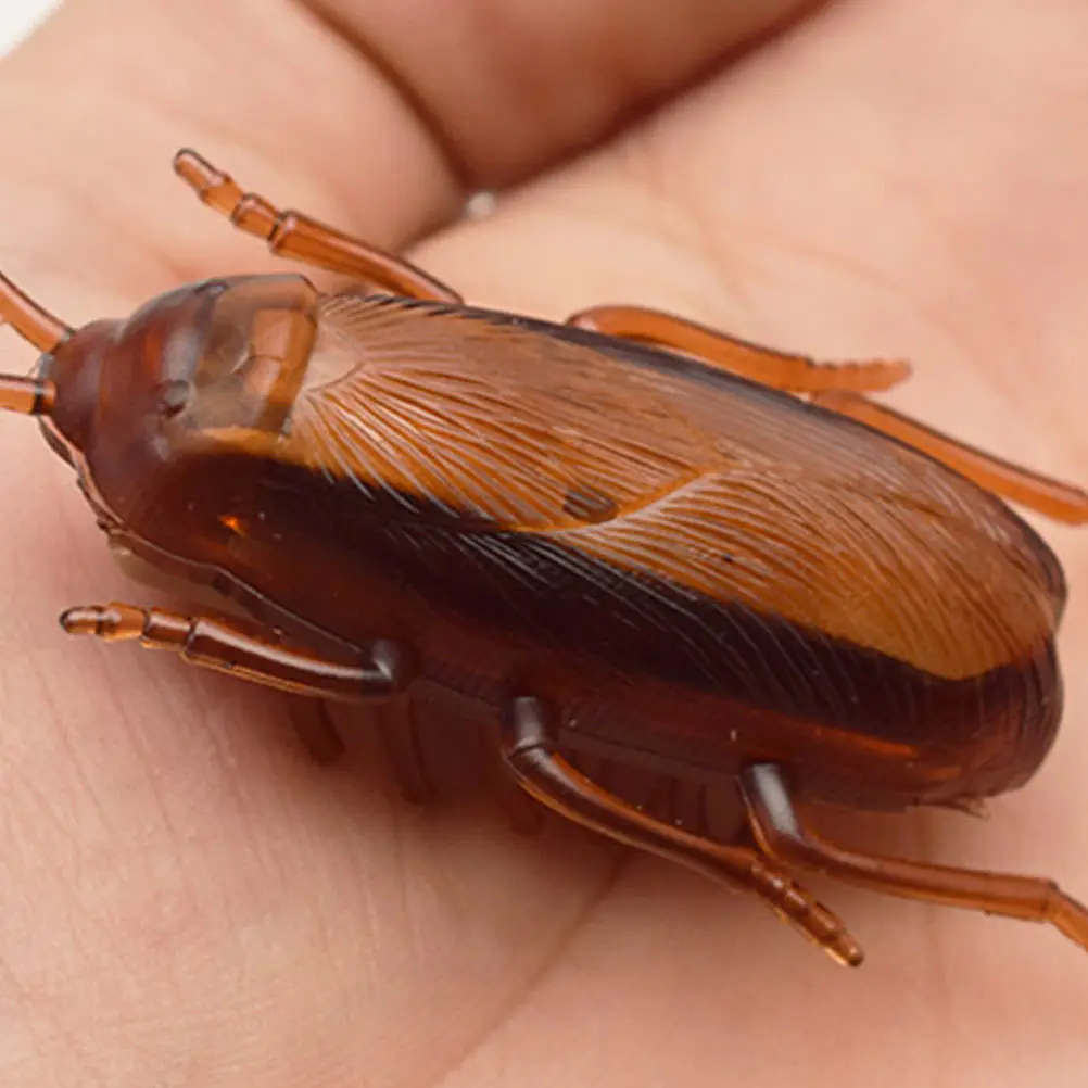 

2Pcs Scary Realistic Vibration Cockroach Mice Halloween Joking Props for Party Decor Simulation Mice Fake Cockroach