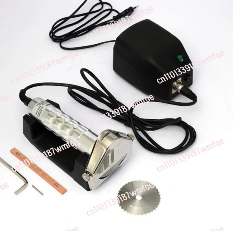Handheld electric cutting barbecue for portable barbecue slicing, barbecue slicer
