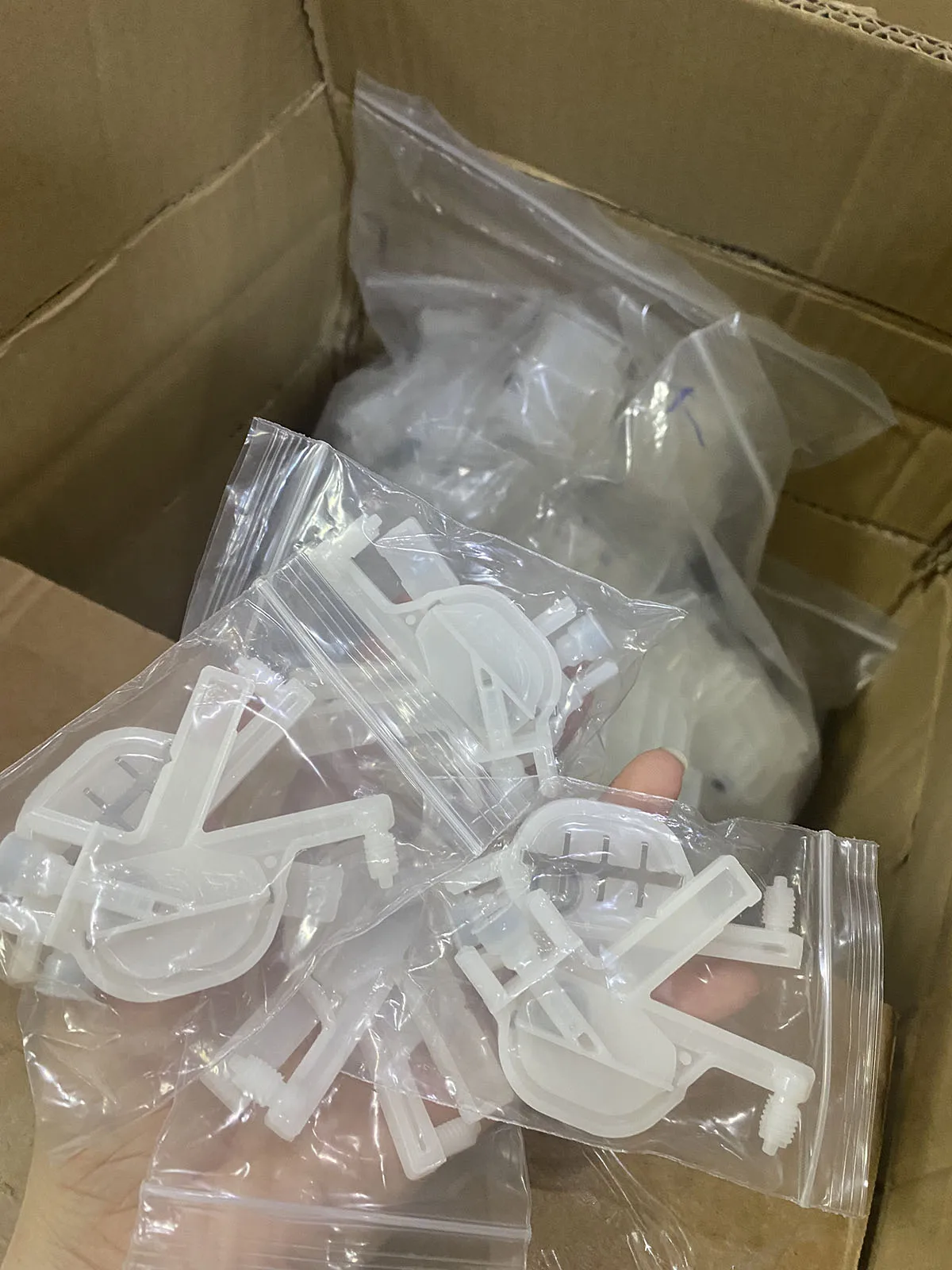 

10 шт. F138040 F138050 демпфер чернил принтера для Epson Stylus Pro 7600 9600 R2100 R2200 7 цветов экосольвентная печатающая головка чернил