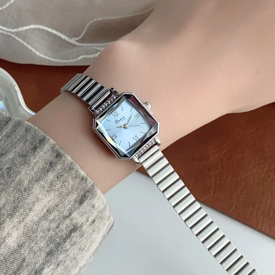 Reloj de cuarzo plateado de lujo para mujer, reloj de pulsera cuadrado de acero inoxidable con esfera pequeña y correa de bambú para chica y estudiante, envío directo