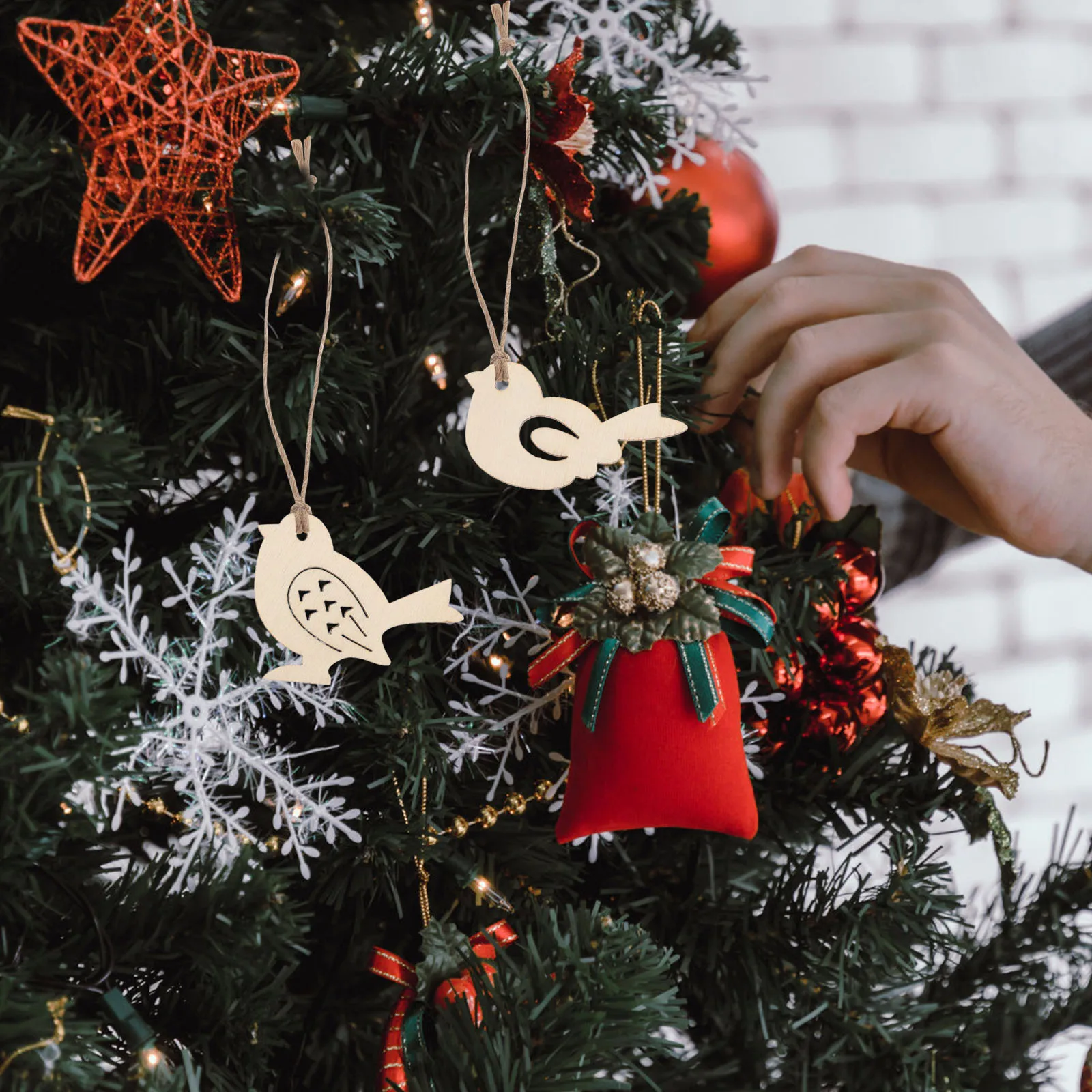 

50Pcs Unfinished Wood Bird Slices DIY Craft Pieces for Wedding Party Hanging Decor Bird Shape Cutouts DIY Wooden Piece