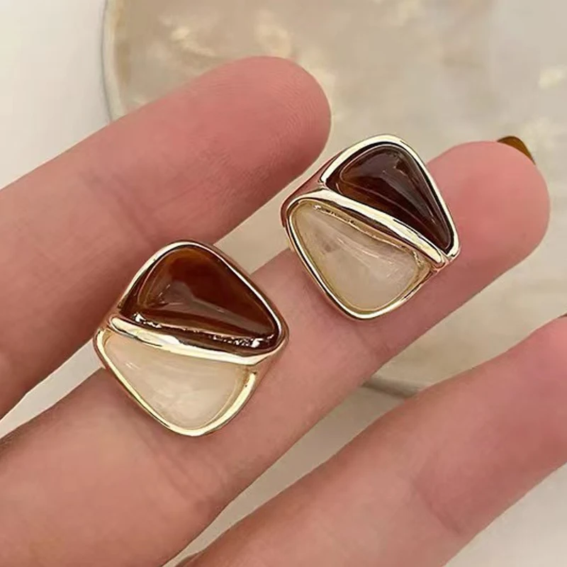 White Brown Contrast Color Square Stud Earrings for Women Acrylic Water Triangle Patchwork Earrings Geometry Jewelry Gift