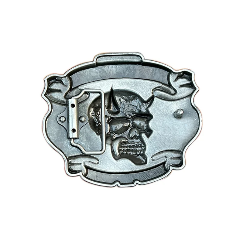 Hebilla de cinturón con calavera estilo occidental.