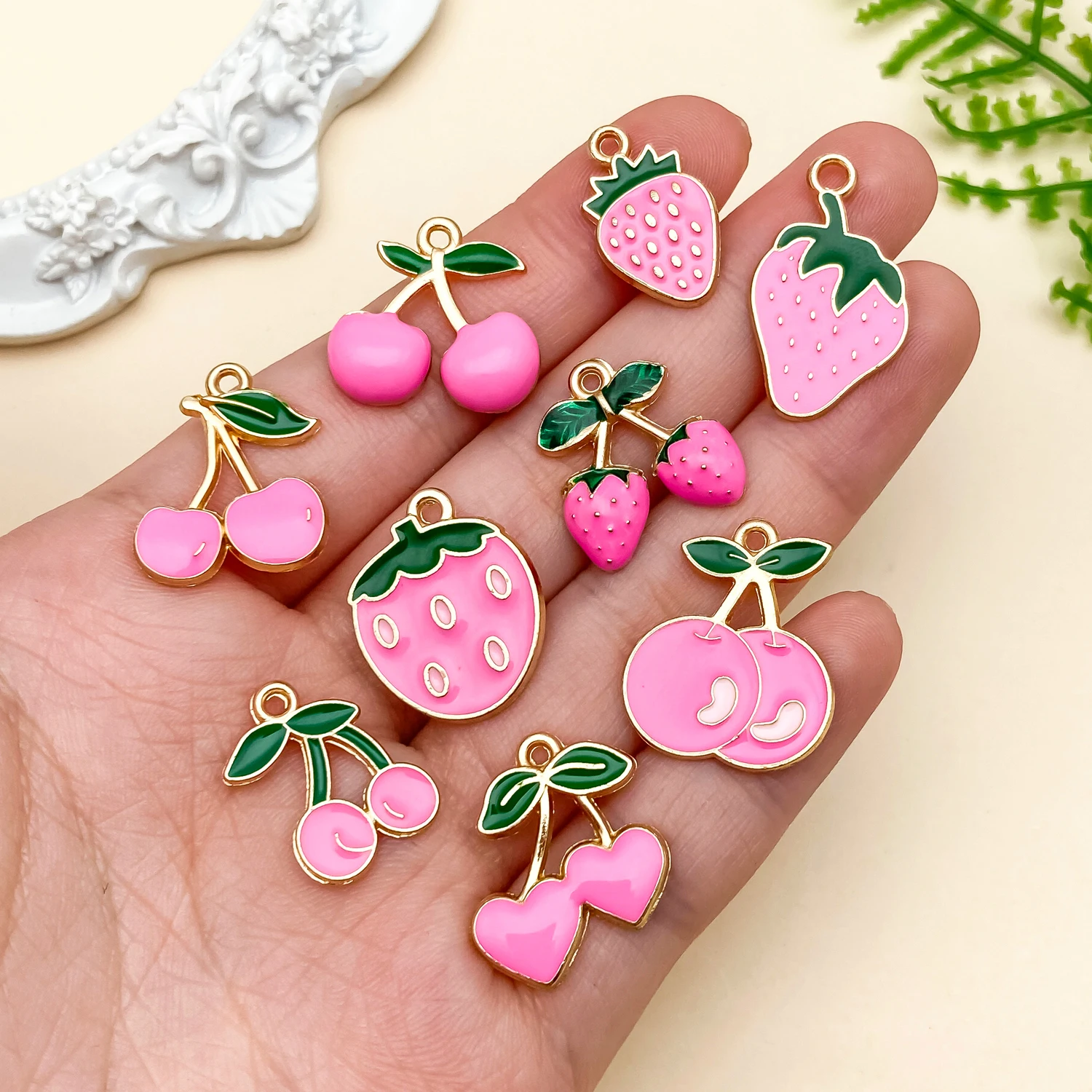 10pcs Alloy Drop Oil 3D Small Strawberry Fruit Charms Pendants For Jewelry DIY Bracelet Womens Earrings Decorative Accessories view 4