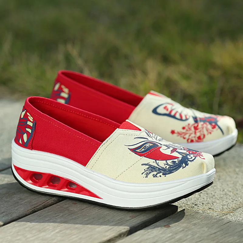 

New Design Women's Canvas Shoes Comfortable Slip-on Women's Casual Shoes Breathable Female Platform Shoes 2025 Loafers for Women