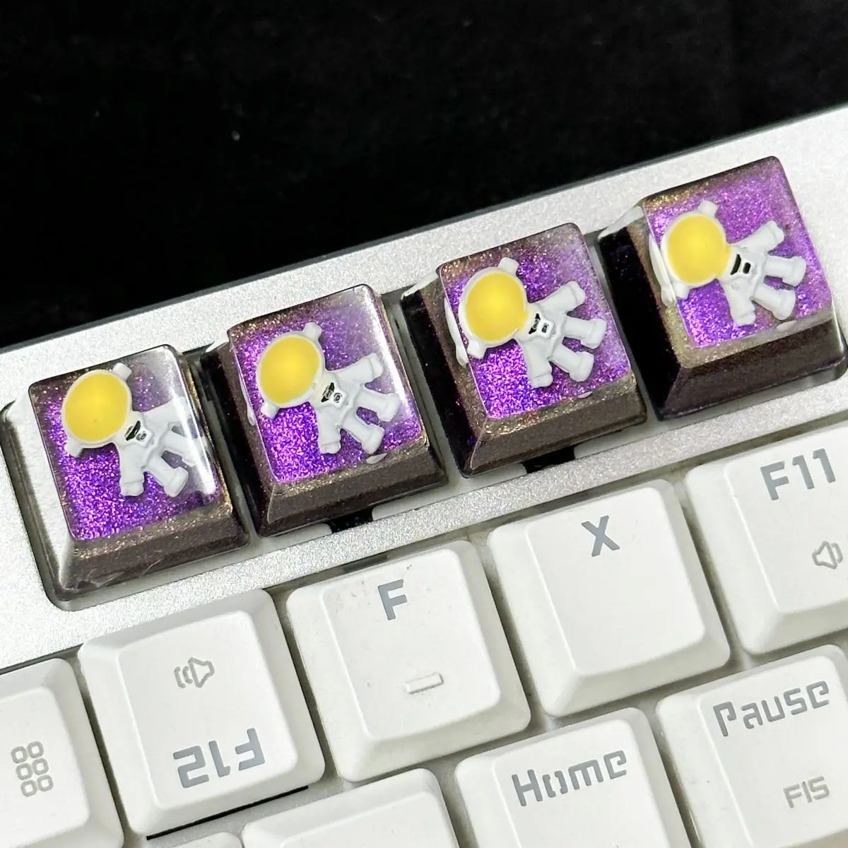 Starry Sky Astronaut keycap DIY Handmade Resin Anime Game Keycaps OEM Profile Key Cap for MX Switches Layout Mechanical Keyboard