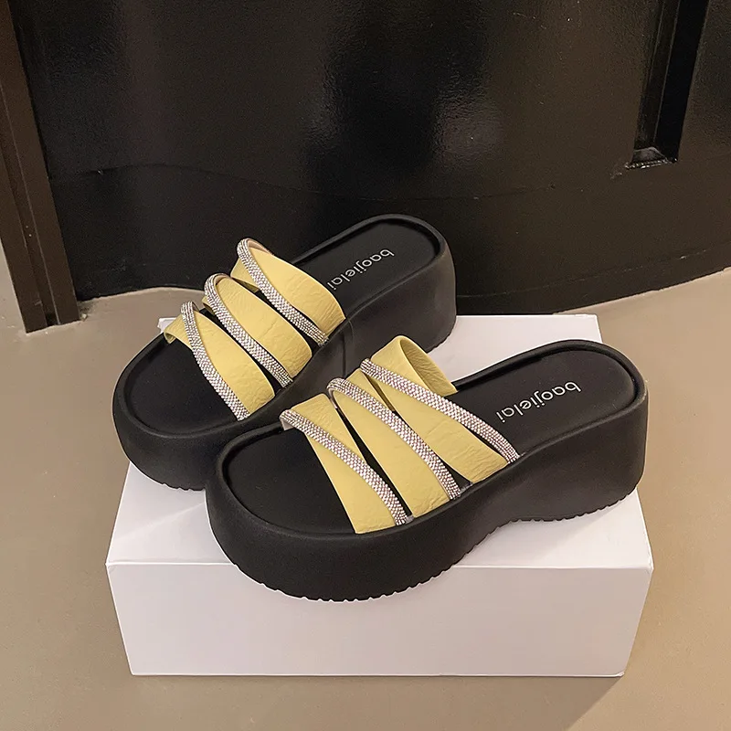 

Лидер продаж, женские летние босоножки на толстом каблуке, уличная одежда, пляжная обувь из синтетической микрофибры, модная резиновая подошва в корейском стиле