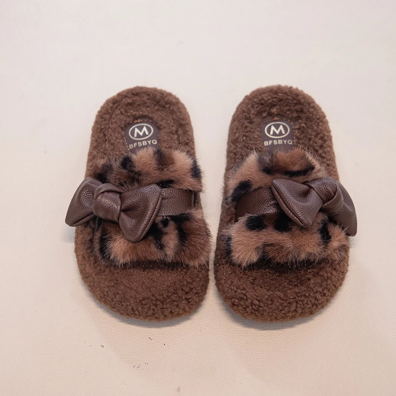 

2025 Winter New Flat Heel Children's Shoes for Girls Fashion Leopard Pattern Plush Home Slippers Kids Flats Shoes