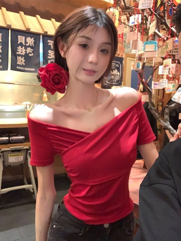 

Slim Fit Knitted Vest Women's Summer Design Cross V-ne oulder Bared Red T-irt Top Korean Sle Commute Faion