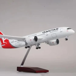 1/130 Scale 47cm Airplane Boeing B787 Dreamliner Aircraft QANTAS Airways Airlines Model Light Wheels Airplane Collection DIsplay