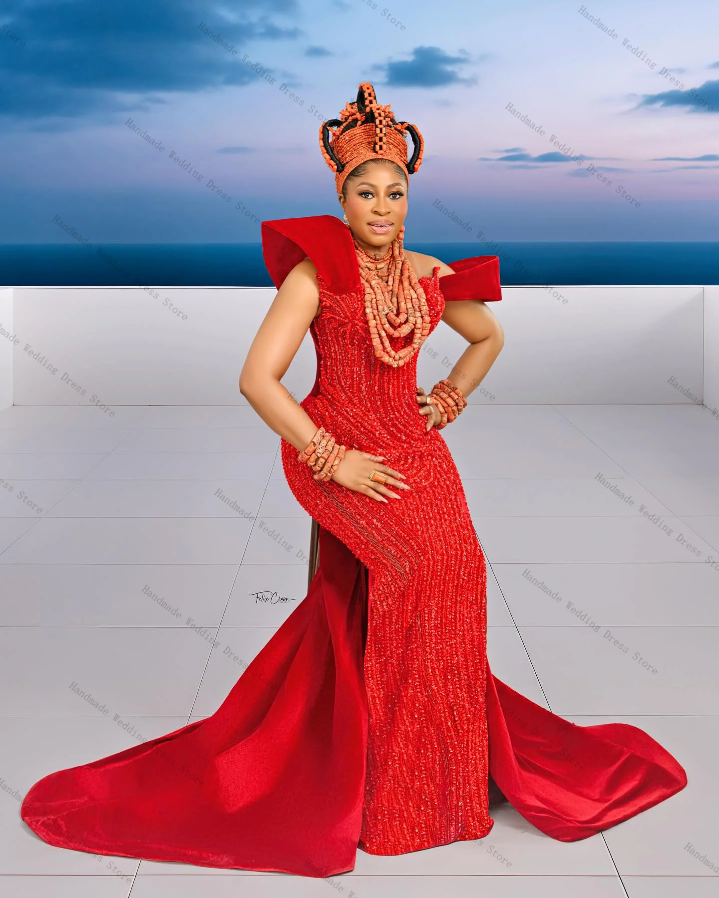 Abito da sposa da donna in raso rosso con strascico staccabile Abito da sposa sexy senza maniche con cristalli di pietra a sirena Abito personalizzato con lacci sul retro