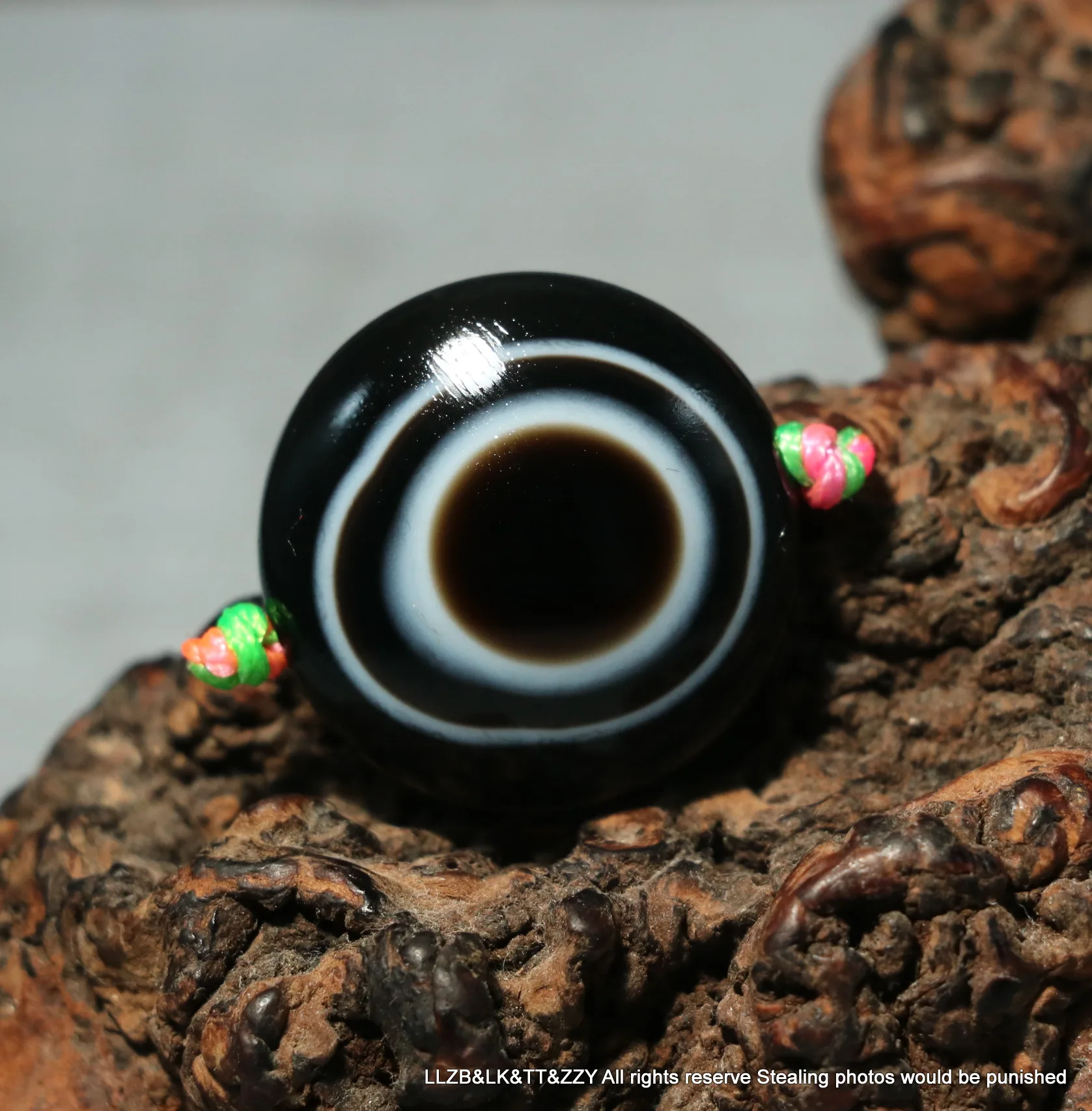 

Energy Magic Tibetan Natural Old Agate Black&White Goat Eye Heaven Eyed Coin Shape dZi Bead Pendant Amulet Timestown UPD2212A23