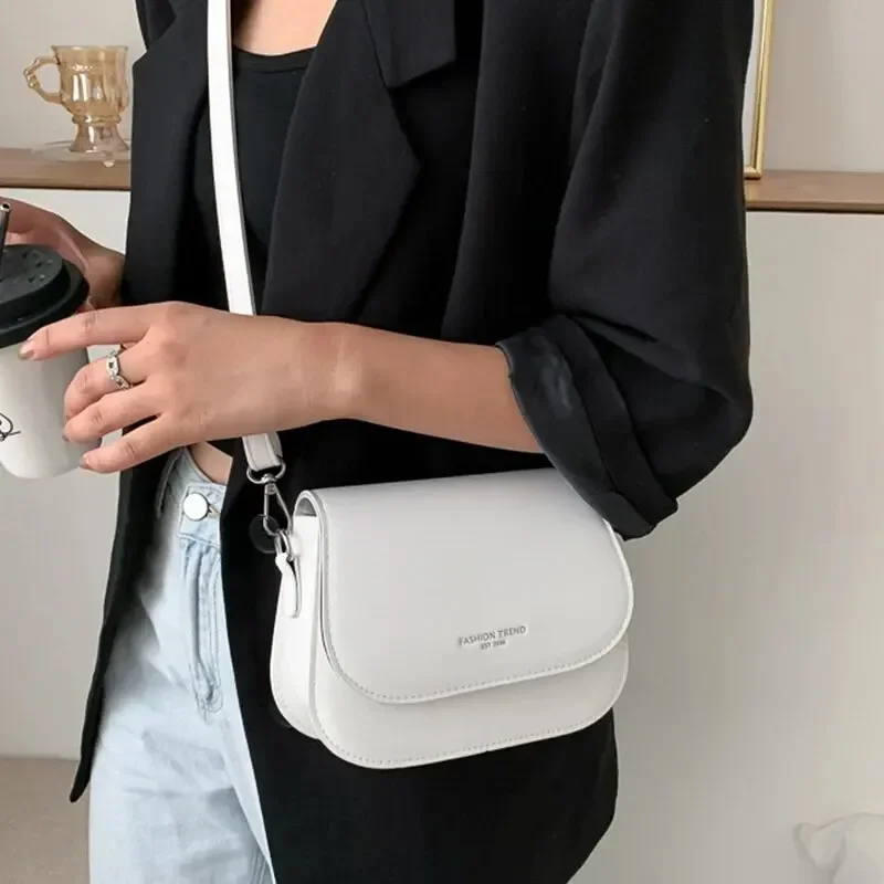 Women\'s Crossbody Bag New Solid Color Fashionable Flipped Bag Retro Casual Simple Crossbody Bag