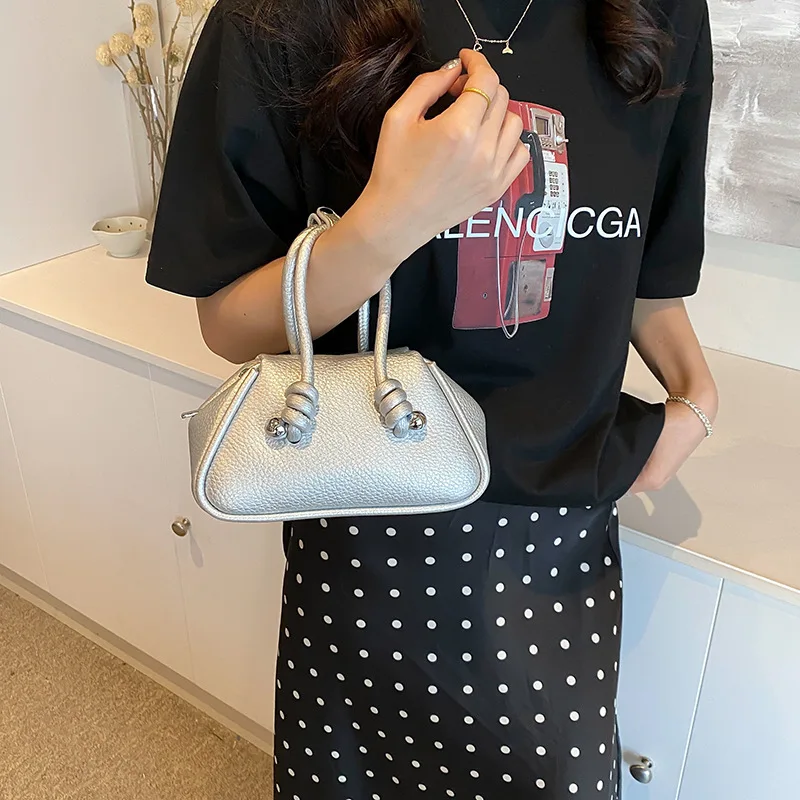 Women's Handbag One Shoulder Crossbody Bag New Style Fashionable Personalized Versatile Simple Exquisite High-quality