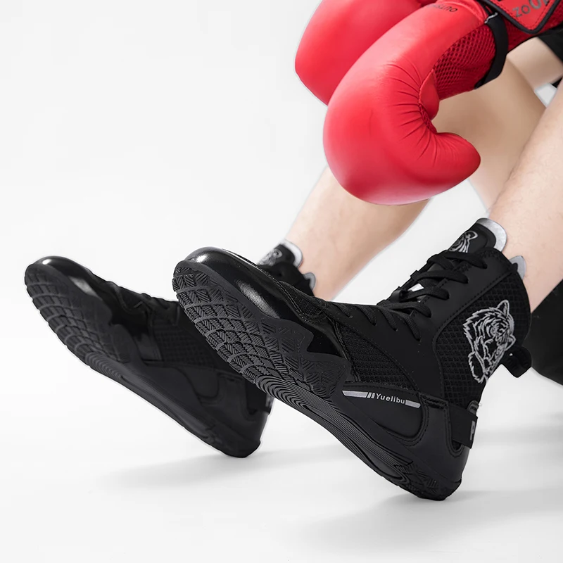 2025 uomini caldi stivali da wrestling comode scarpe da ginnastica da boxe per uomo antiscivolo uomo scarpa da combattimento scarpa da allenamento per palestra professionale uomo