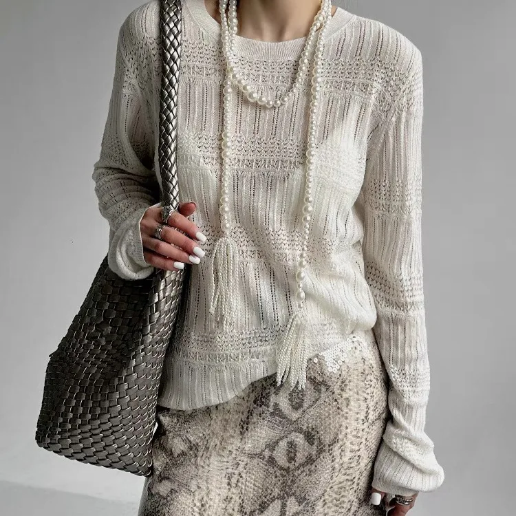 

fine wool yarn, cool and relaxed holiday style, lace sun protection blouse