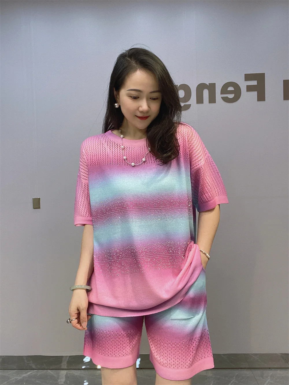 Women Knitted Set Short Sleeve Top Hot Drilling Elastic Waist Short Pants Casual Two-Piece Set Gradient Color Two-piece Set