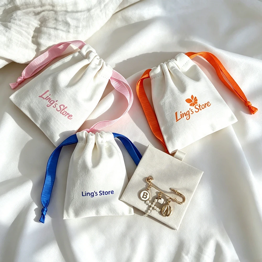 100 Stück Großhandel Personalisierte Logo-Schmuckbeutel aus Baumwolle, Weiße Leinen-Musselin-Beutel für Ringe, Ohrringe, Kosmetik-Organizer – Detail 2