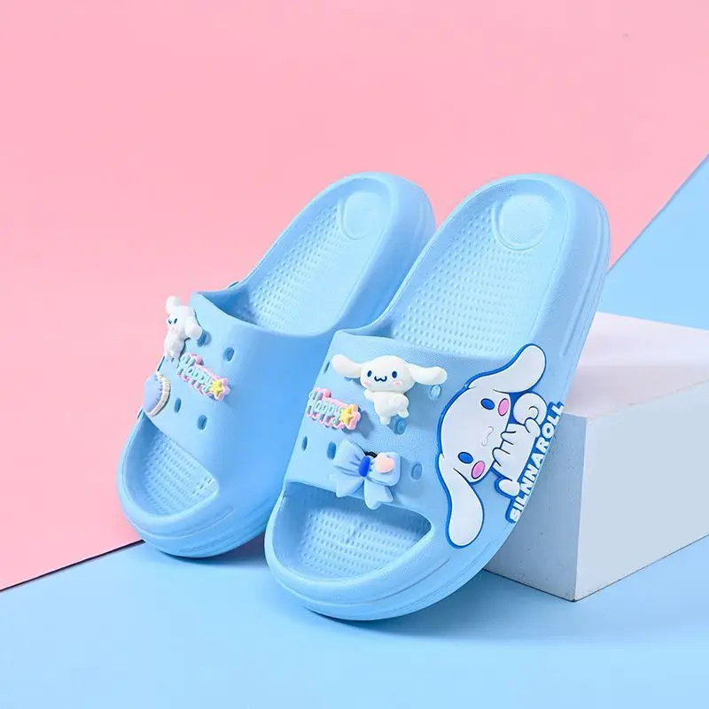 Sanrio Cinnamoroll модные тапочки с милым рисунком, домашние нескользящие легкие домашние сандалии для ванной комнаты, уличные тапочки для мальчиков и девочек