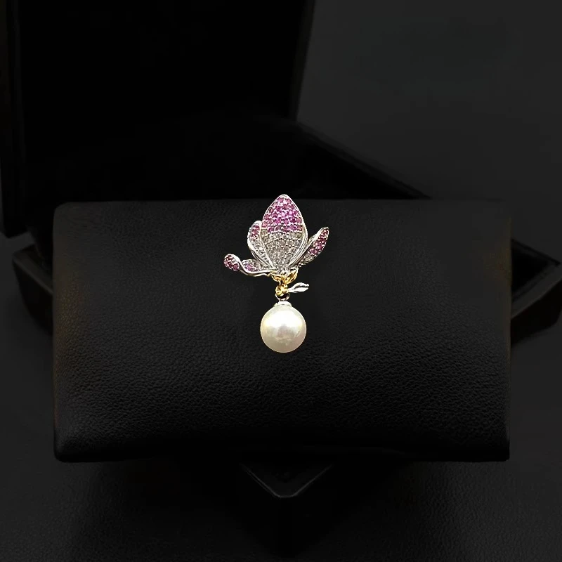 

Orchid Brooch for Women Suit Accessory Fashion Lapel Pin Plant Floral Design Vintage Style Pearl Pendant Jewelry Wedding Gifts
