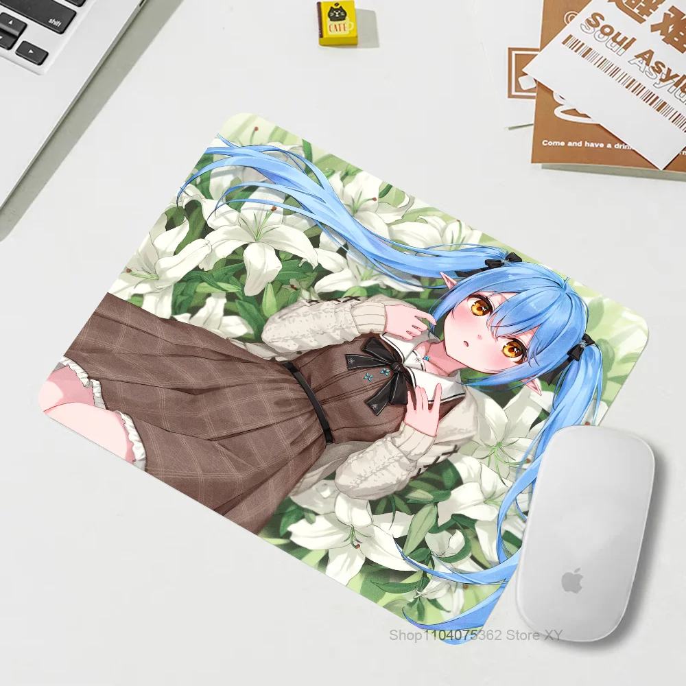 Game Anime Hololive Vtube Yukihana Lamy Mousepad Small LockEdge Mouse Pad For Gamers Computer Desk Pad Rectangular Anti-slip