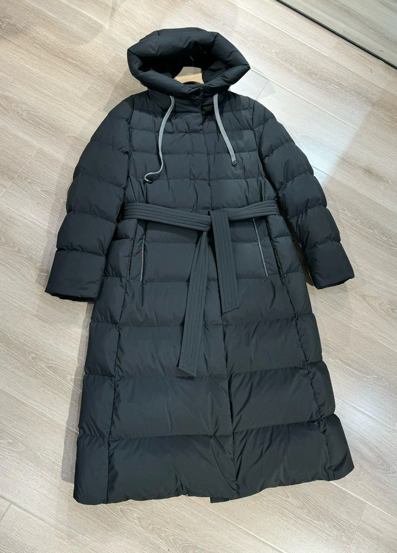 Manteau d'hiver à capuche de couleur unie de haute qualité