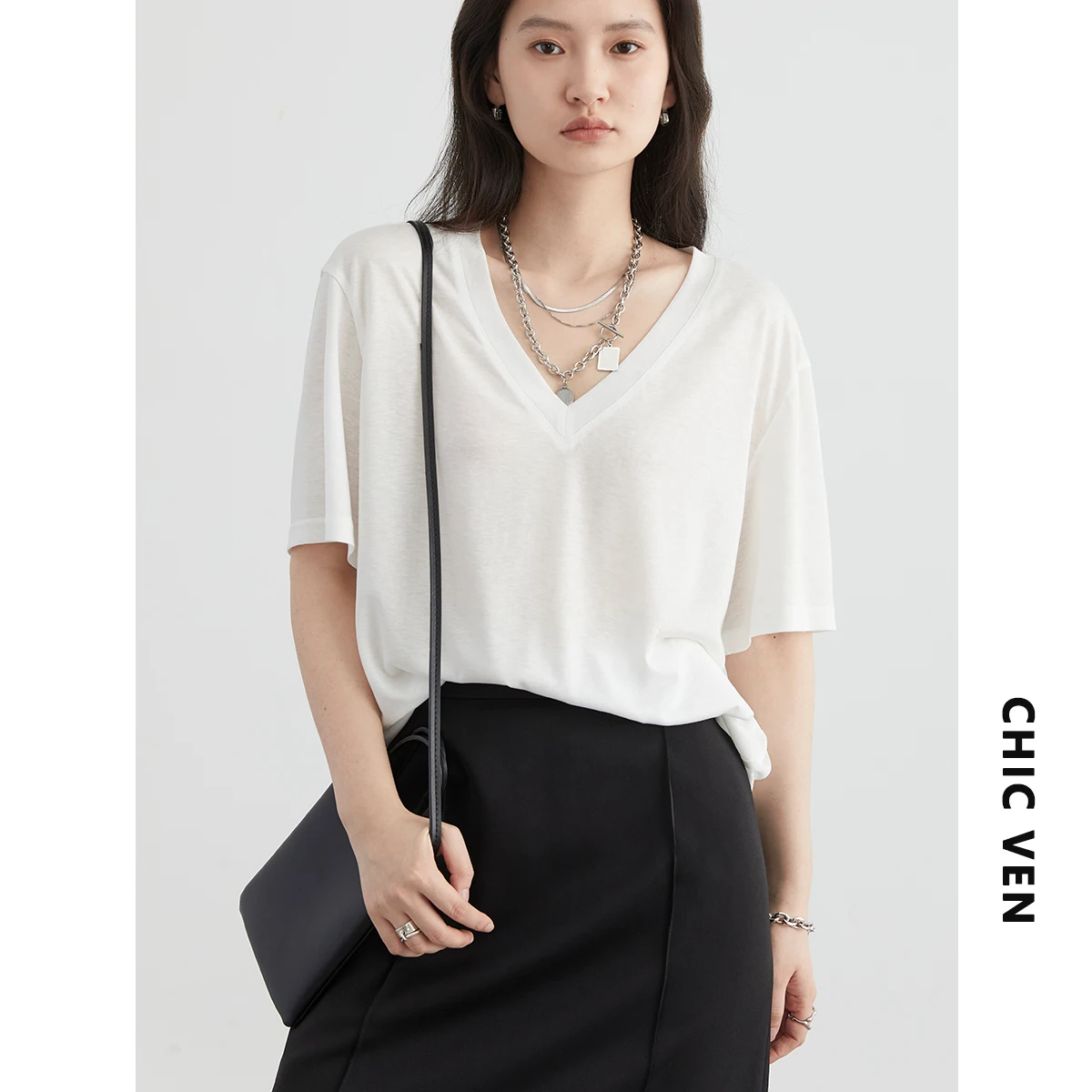 V Neck-White