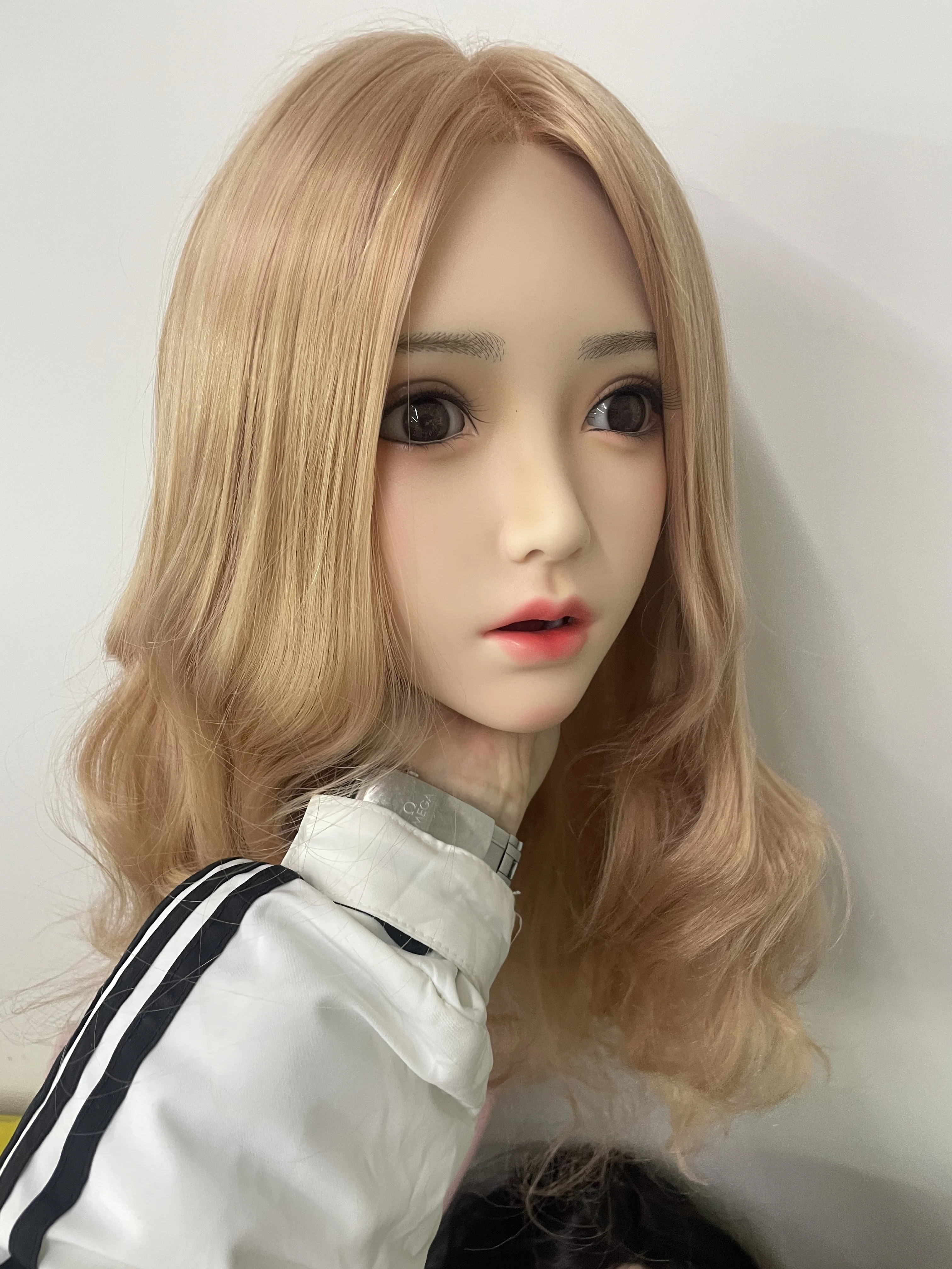 Testa del modello con display in silicone, giocattolo per adulti maschi, tecnologia di trapianto di veri capelli e sopracciglia, può abbinare ai diversi corpi