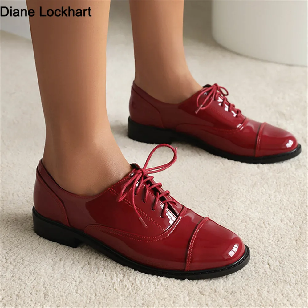 2024 Scarpe primaverili Donna Scarpe oxford Pu Leather Lace Up Scarpe casual Piattaforma Scarpe da lavoro Marrone Nero Appartamenti Zapatos Mujer