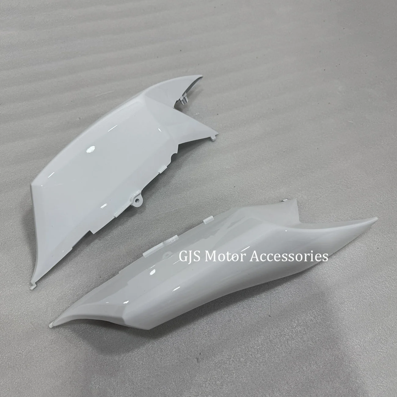 Motorcycle Rear Tail Section Seat Cowl Fairing Cover Left & Right Side fit for GSX600/750 Small R, Medium R, Large R