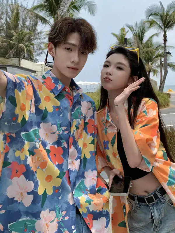 

Summer Men's Ice Silk Short Sleeve Shirt Hawaii Beach Vacation Style Trendy Youth Loose Fit Shirt Casual Summer Outerwear