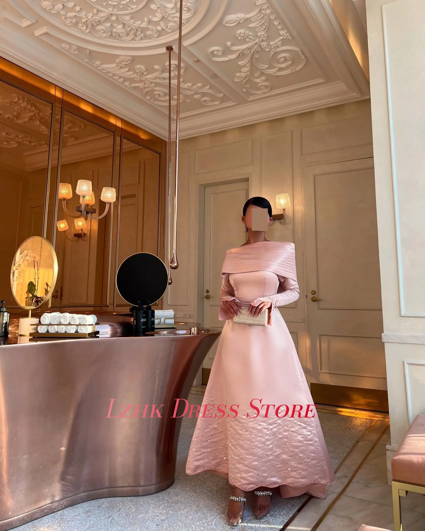 Vestido de noche elegante personalizado de satén con hombros descubiertos, vestido de noche de cristal de alta calidad, mangas largas, cuello barco, vestidos de celebridades