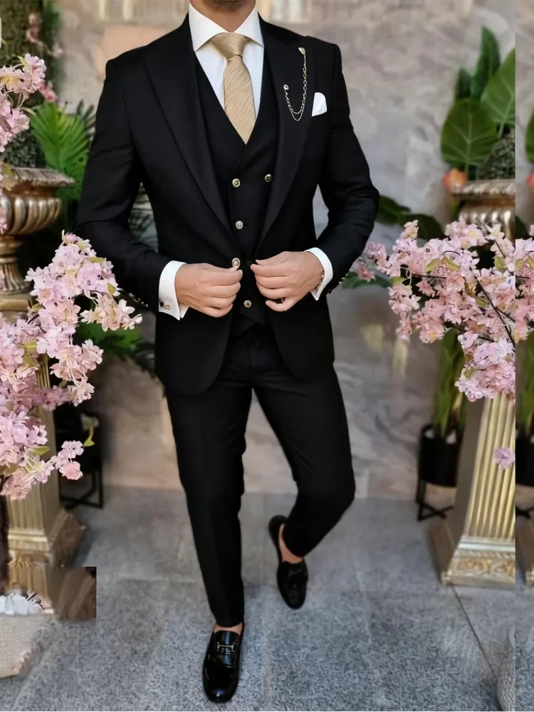 Men's Formal Suit in Red 3 Pieces Peak Lapel Blazer Two-button Vest Pants Elegant Suits for Wedding Prom Dinner Party