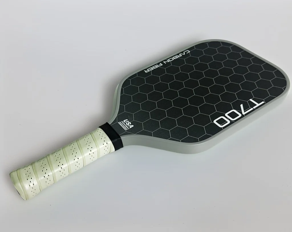 Paleta de Pickleball de fibra de carbono T700, superficie de fricción de carbono, núcleo de panal de polímero, potencia mejorada, giro y control, 16 mm