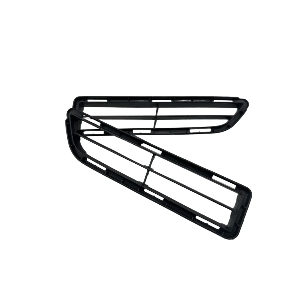 Schwarze Grillabdeckung aus ABS-Kunststoff, verschleißfestes Design, verformungsbeständige Struktur für Toyota Hilux REVO – Detail 6