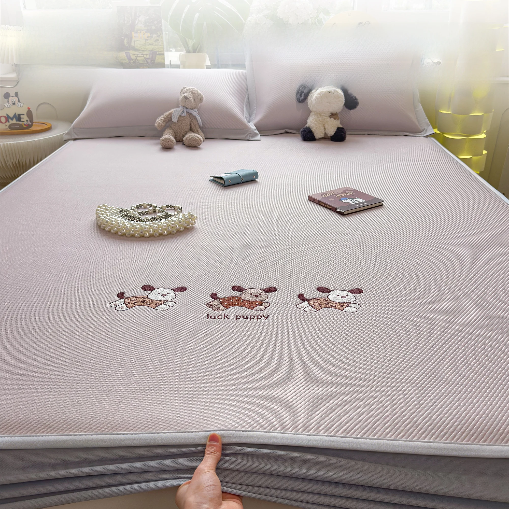 tappetino-rinfrescante-pieghevole-in-seta-ghiaccio-per-letto-baldacchino-materasso-morbido-per-dormitorio-studentesco-e-maternita-letto-singolo