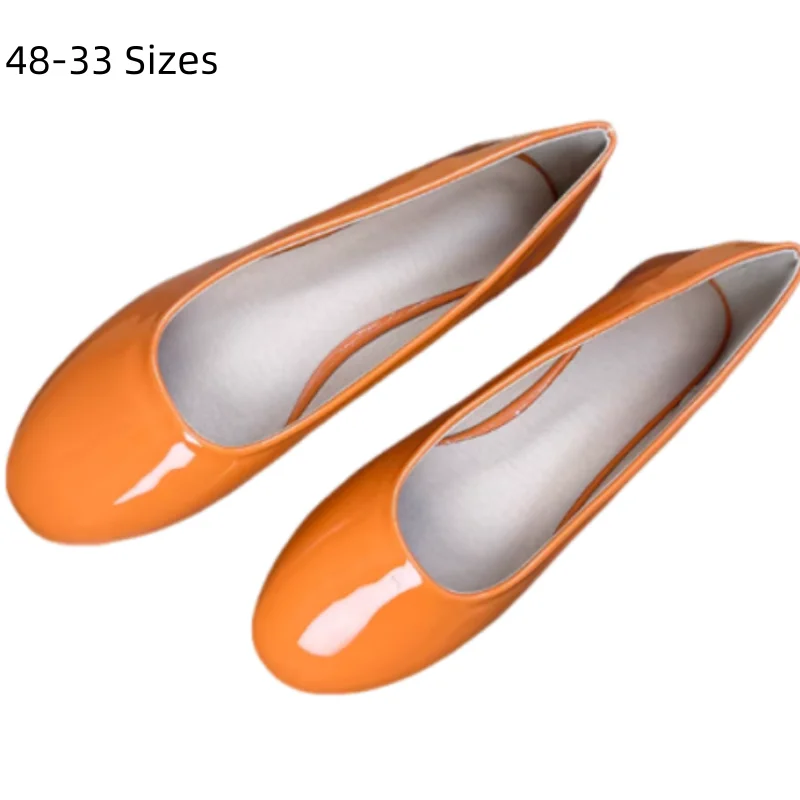 

Новые поступления 2026: Женские туфли-балетки с круглым носком из блестящей кожи, цвета: коричневый, темно-зеленый, оранжевый. Размеры: 47, 48, длина стопы 29 см. Модель без застежки.