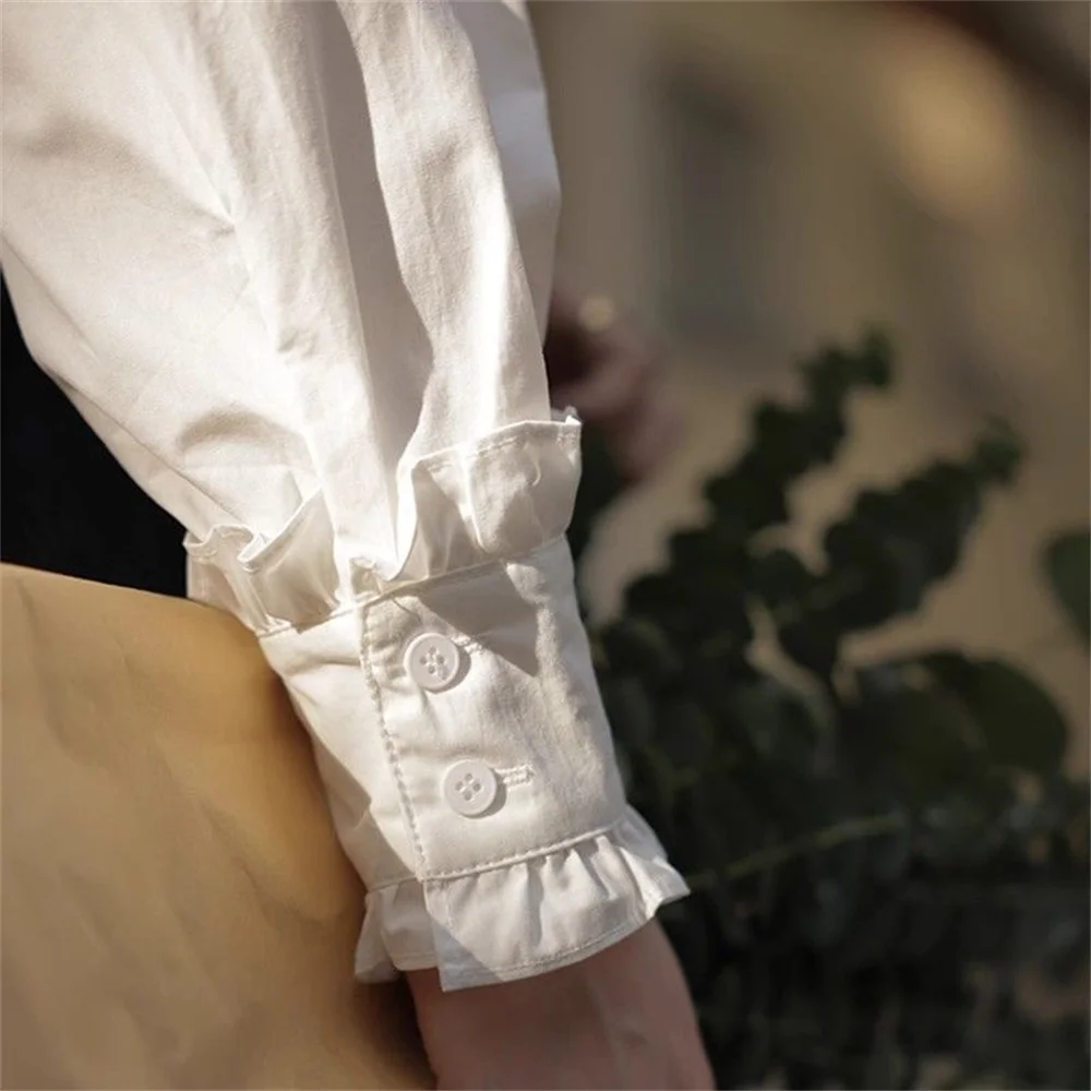 Camicia elegante con volant floreale femminile Primavera Autunno 2025 Nuovo stile manica lunga con bottoni Camicetta da donna alla moda Design francese