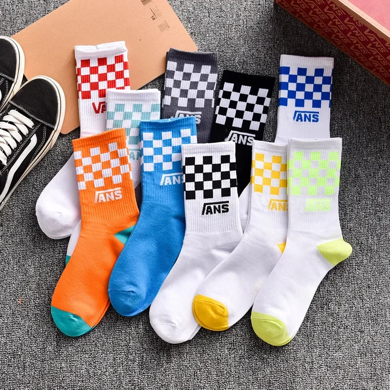 Chaussettes de sport unisexes en coton à carreaux pour hommes, version coréenne, échiquier, rue, hip hop, planches à roulettes, couples