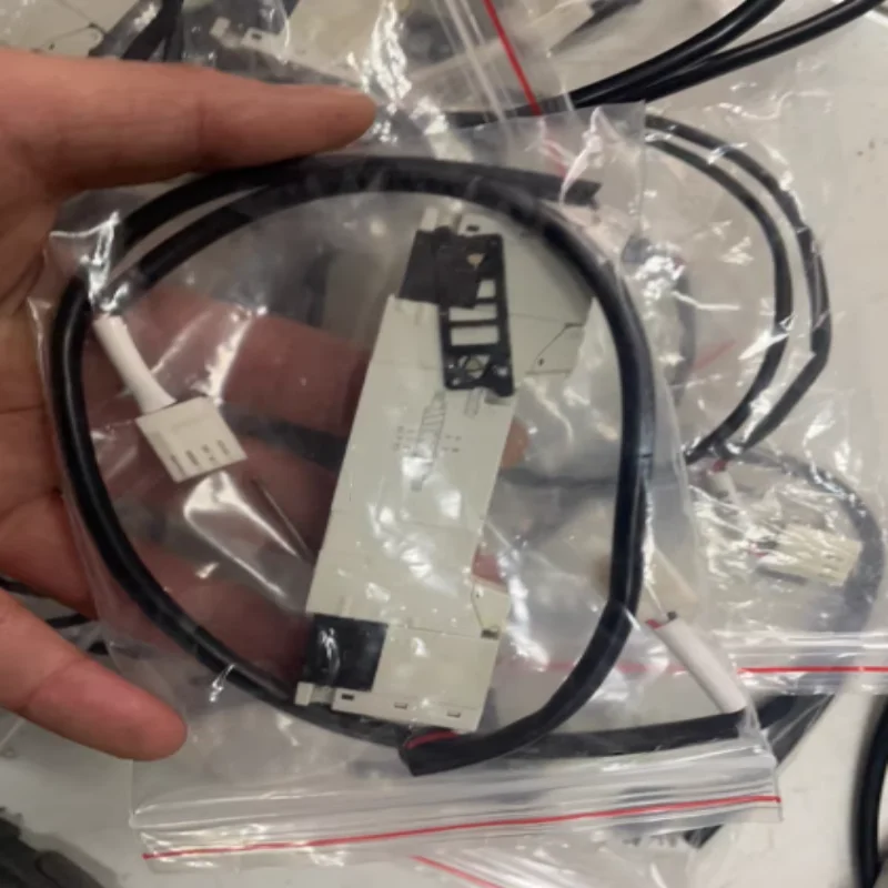 

Новый оригинальный электромагнитный клапан 4GE119R-00-E21-3/Z 4GE210R-08-E21-3/Z 4GE310R-08-BC-2 4GE219R-00-E2HC-3/Z