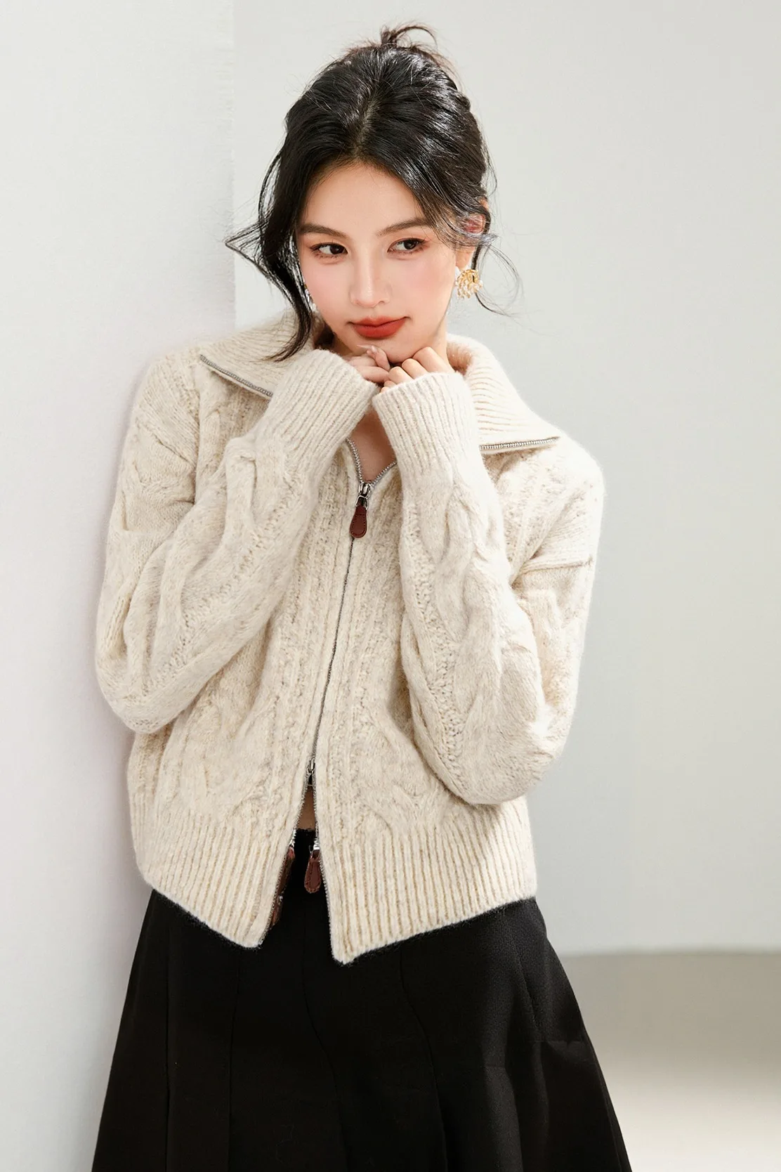 

Абрикосовый свитер с двойной молнией и жареным тестом, женское пальто, новинка весны и осени 2025, мягкий восковой утолщенный трикотаж с высоким воротом