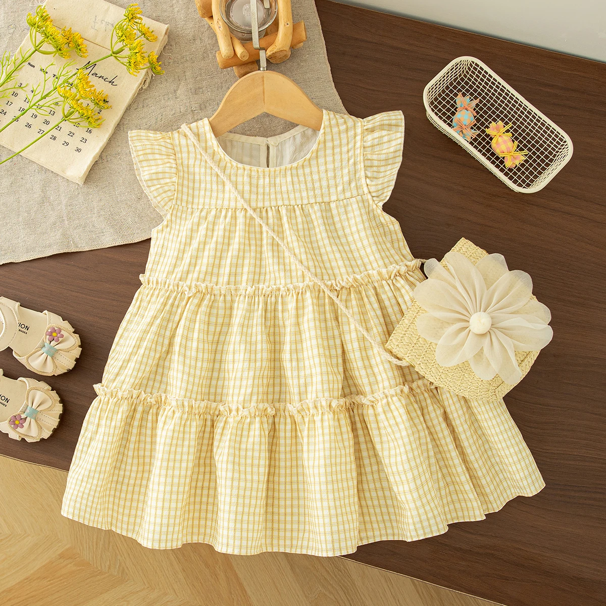Girls Dresses Summer Solid Color Plaid Small Flying Sleeves Baby Girl Dress Cute Beach Baby Girl Clothing With Woven Bag