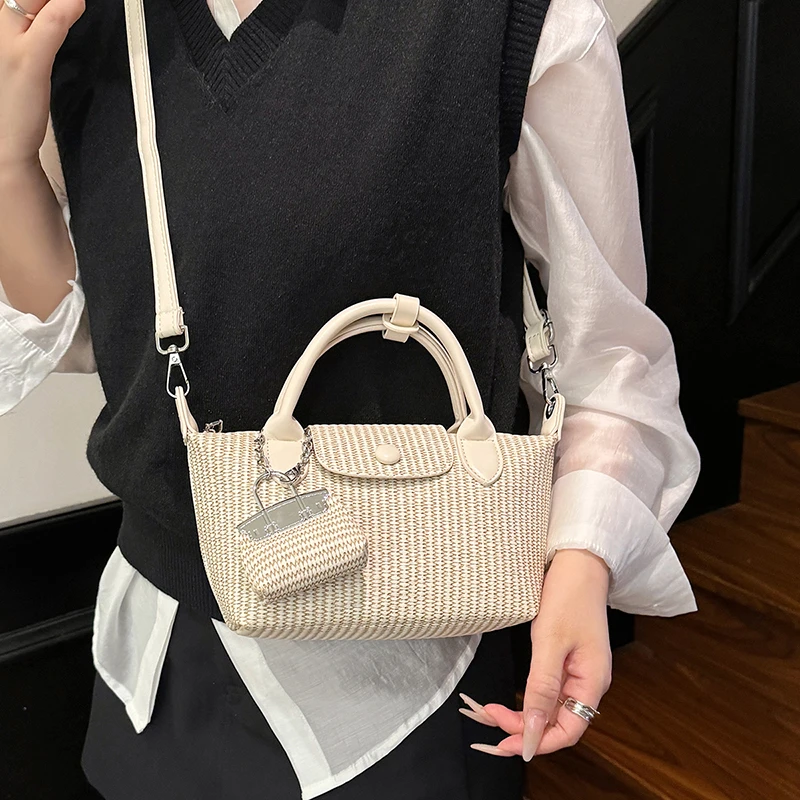 

Unique Fashionable Leather Shopper Bag for Women Featuring Elegant Vintage Style Solid Color and High-End Capacity