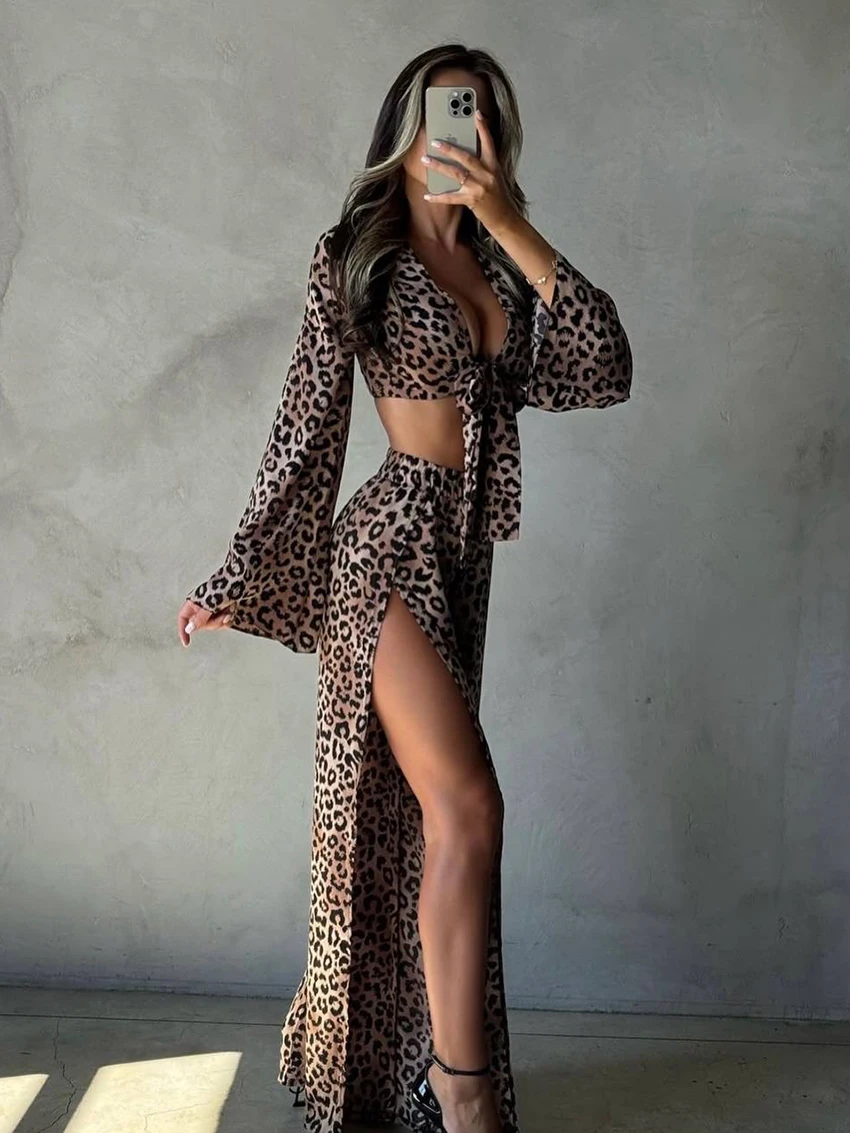 Marthaqiqi Leopard Print Ladies Pajamas Suit V-Neck Nightie Long Sleeve Nightwear Crop Top Sleepwear Pants Fashion Nightgown Set