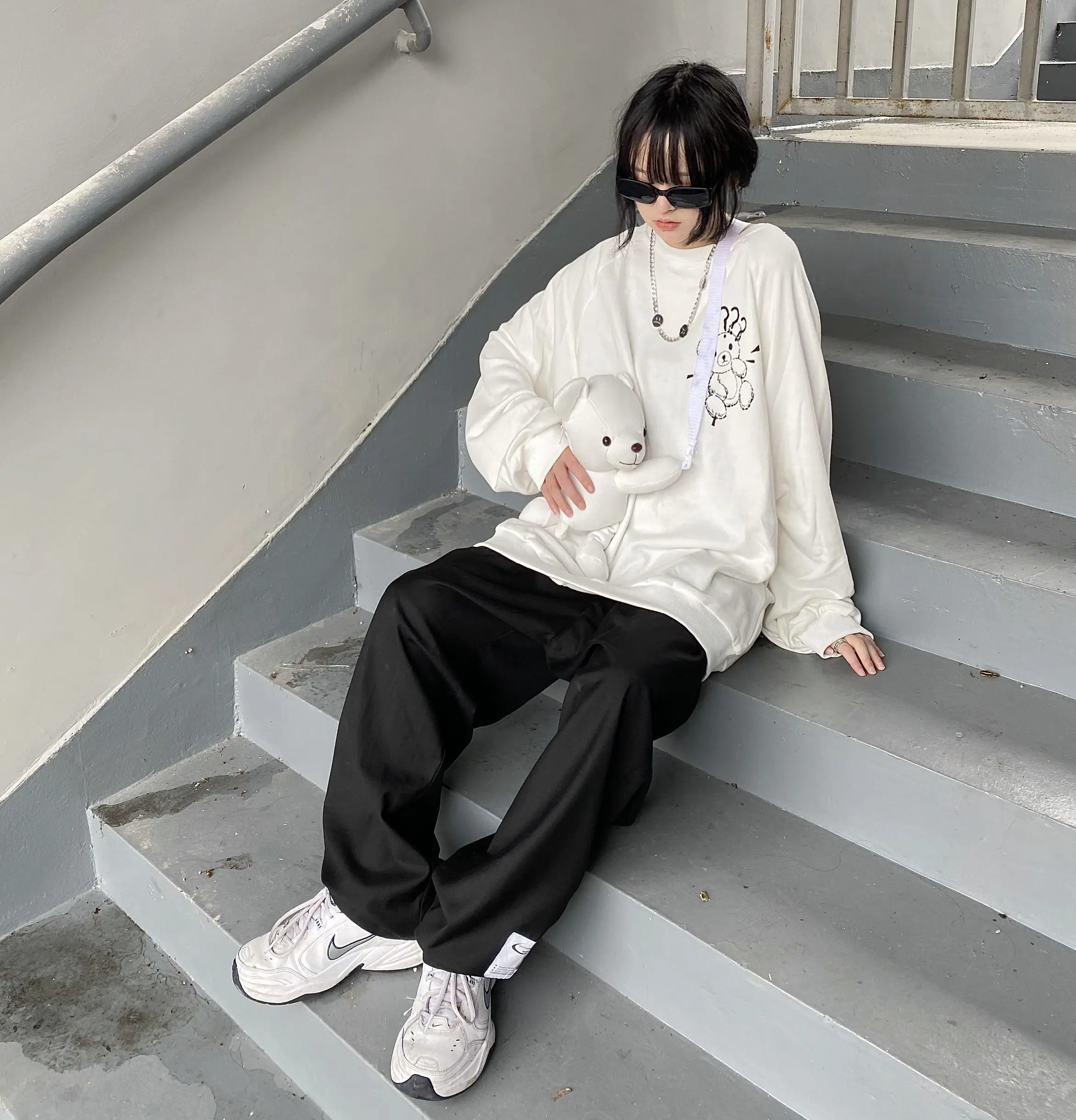 

Худи с принтом медведя, повседневная свободная толстовка с круглым вырезом для пар, уличный стиль, корейская мода, длинный рукав, полиэстер