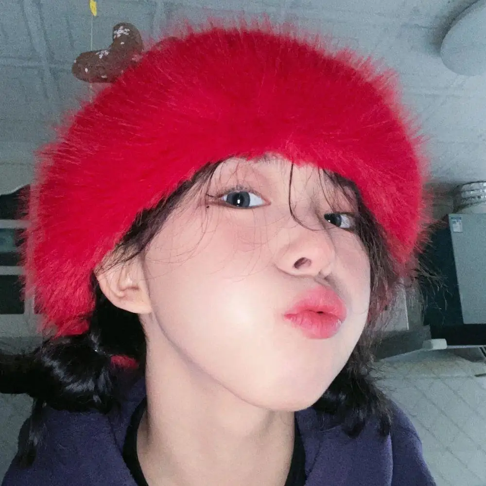 Świąteczny futrzany kapelusz rosyjski Baginskiy, modny ciepły kapelusz typu bucket, puszysty czerwono-biały kapelusz damski, gruby polarowy pluszowy kapelusz rybacki