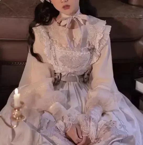 Colletto per bambola in stile occidentale Camicia Lolita carina Top in stile coreano Donna Primavera/Estate 2023 Nuova camicetta con maniche a lanterna in pizzo francese chic