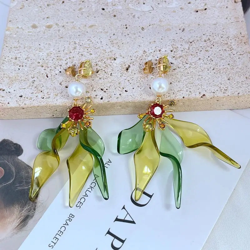 

Spring Summer New Style Light Luxury Commuting Small Fresh Sweet Glass Pearl Cubic Zircon Acrylic Green Leaf Long Dangle Earring