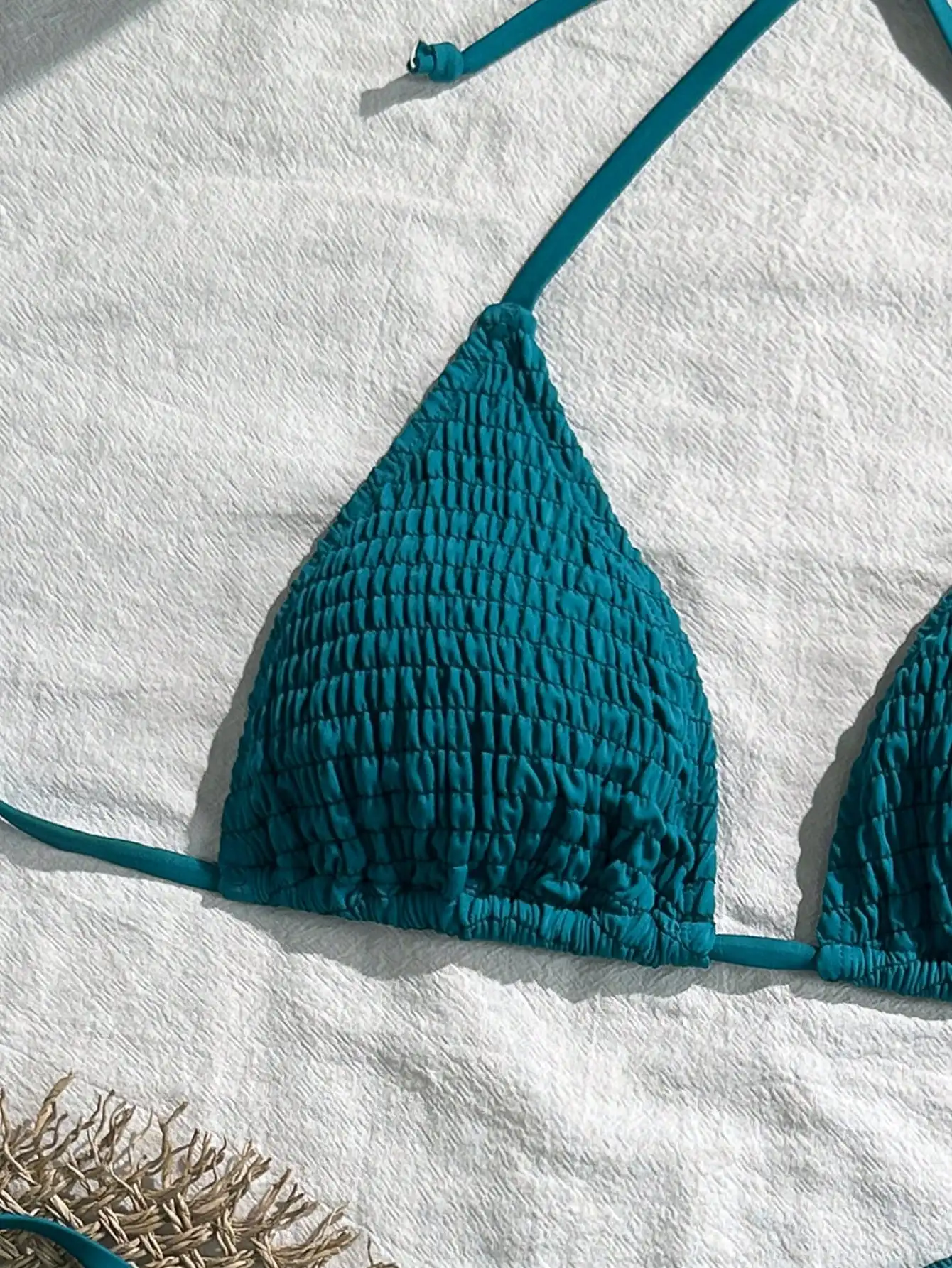 

Однотонный купальник-бикини с завязками на шее, состоящий из двух частей, для летнего пляжа