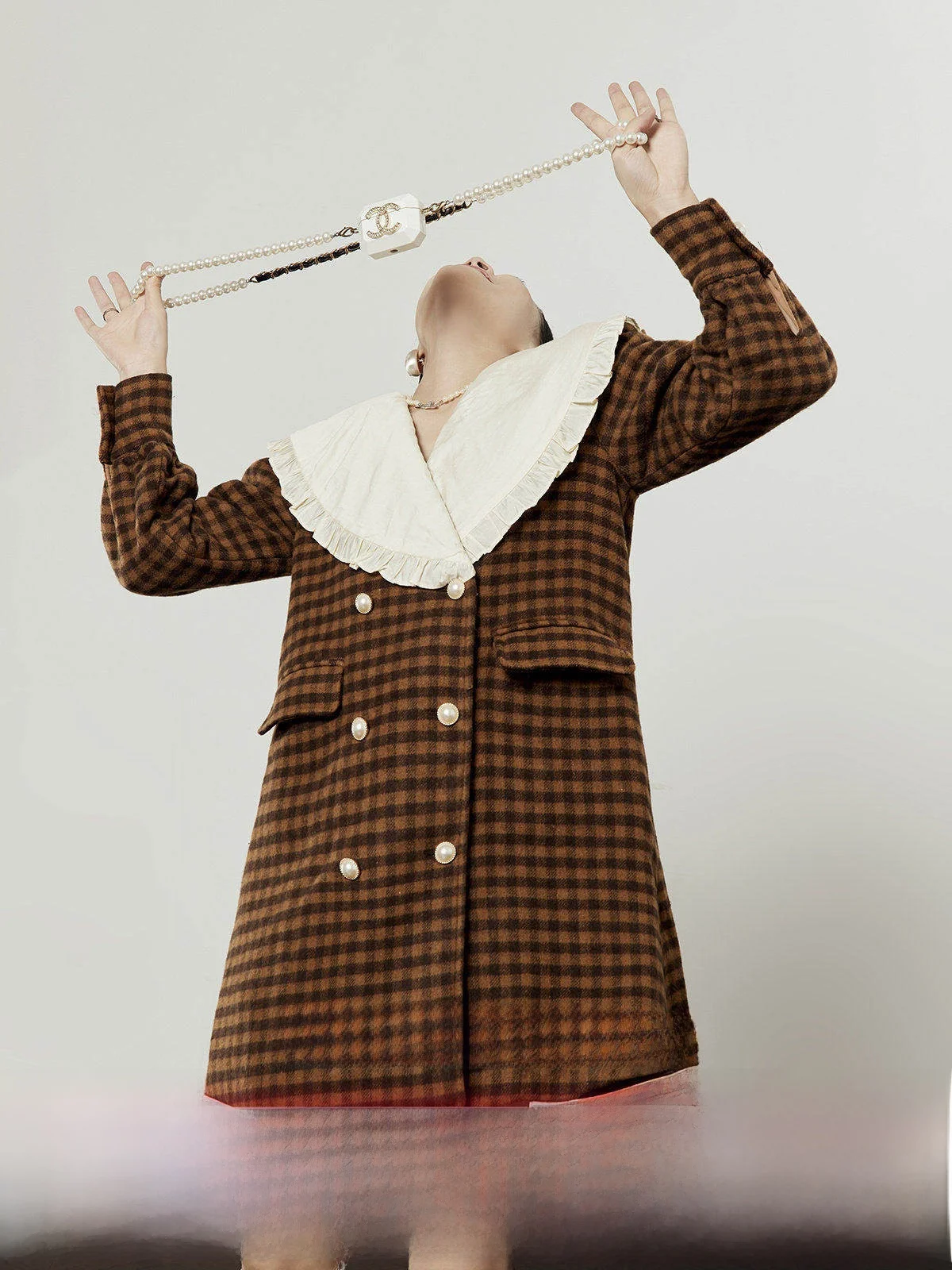 

Женское шерстяное пальто цвета хаки 2025: Новинка зимы, ретро-стиль, с отложным воротником, средней длины, для повседневной носки, высокое качество, модная женская одежда